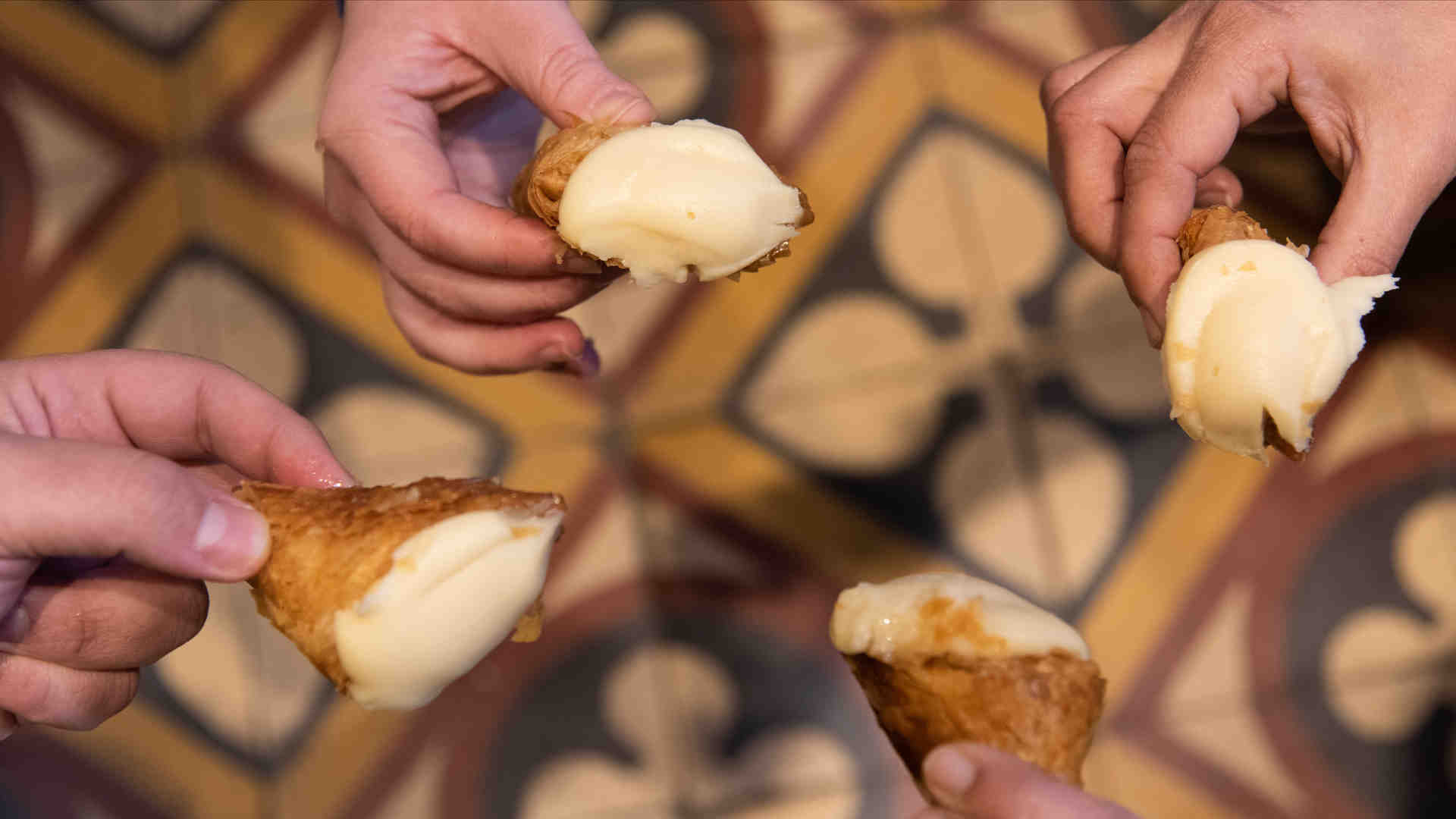 14 ιστορικά ζαχαροπλαστεία που είναι λόγος να ταξιδέψεις σε όλη την Ελλάδα-7