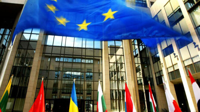 γκούντραμ-βολφ-στην-κ-ομαλοποίηση-π-562889479