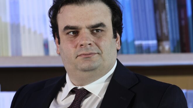 κυριάκος-πιερρακάκης-βοημία-562907875