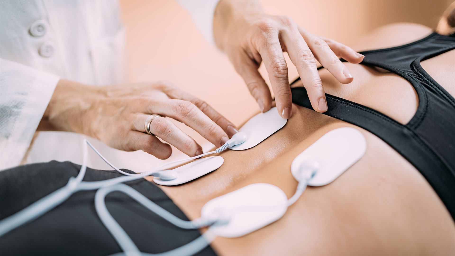 ο-ηλεκτρισμός-φάρμακο-για-τον-χρόνιο-π-562871578