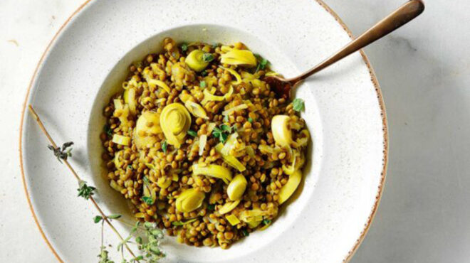 φακές-με-πράσα-και-δεντρολίβανο-562892521