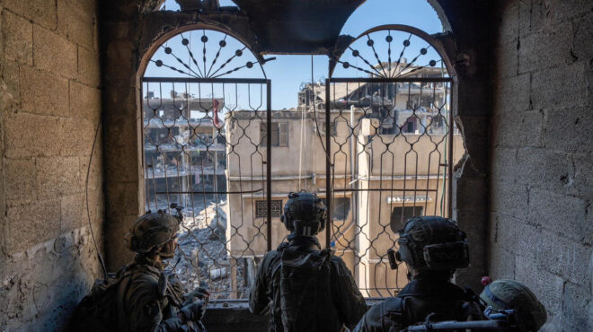 ο-που-ζητά-πρόσβαση-στο-νοσοκομείο-νάσ-562886893