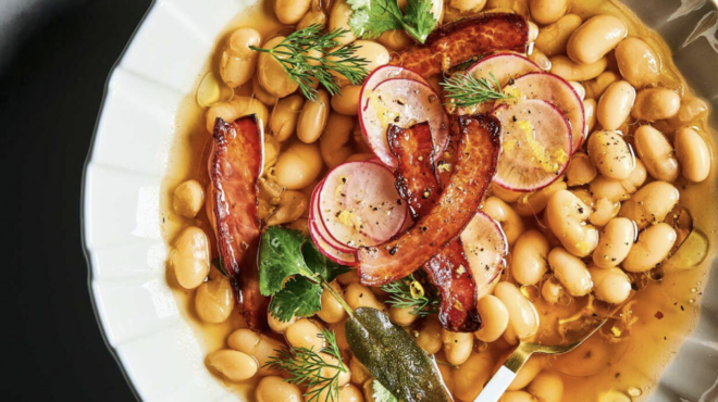 φασολάδα-γλυκόξινη-από-τη-σουηδία-562860940