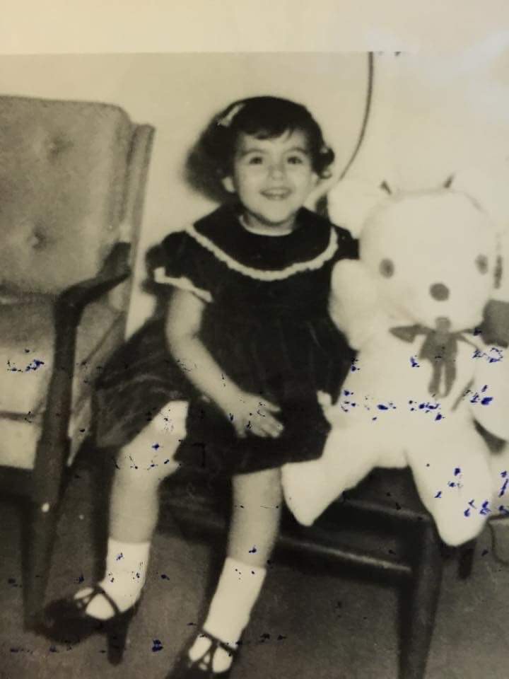 ποιος-άνθρωπος-μπορεί-να-πουλήσει-το-562887163