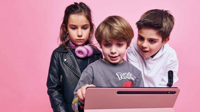 γενιά-άλφα-πώς-μεγαλώνουν-τα-παιδιά-πο-562890979