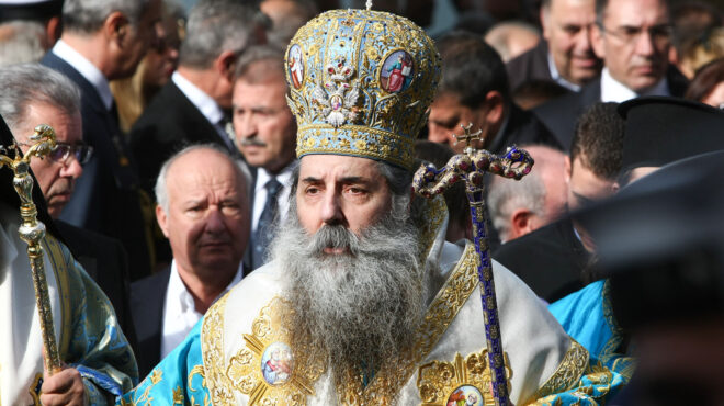 ο-μητροπολίτης-σεραφείμ-διακόπτει-τ-562897195