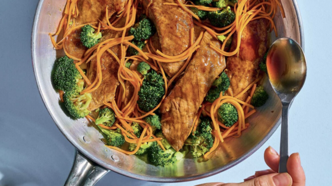 μοσχαρίσια-μπριζόλα-με-μπρόκολο-και-oyster-sa-562881196