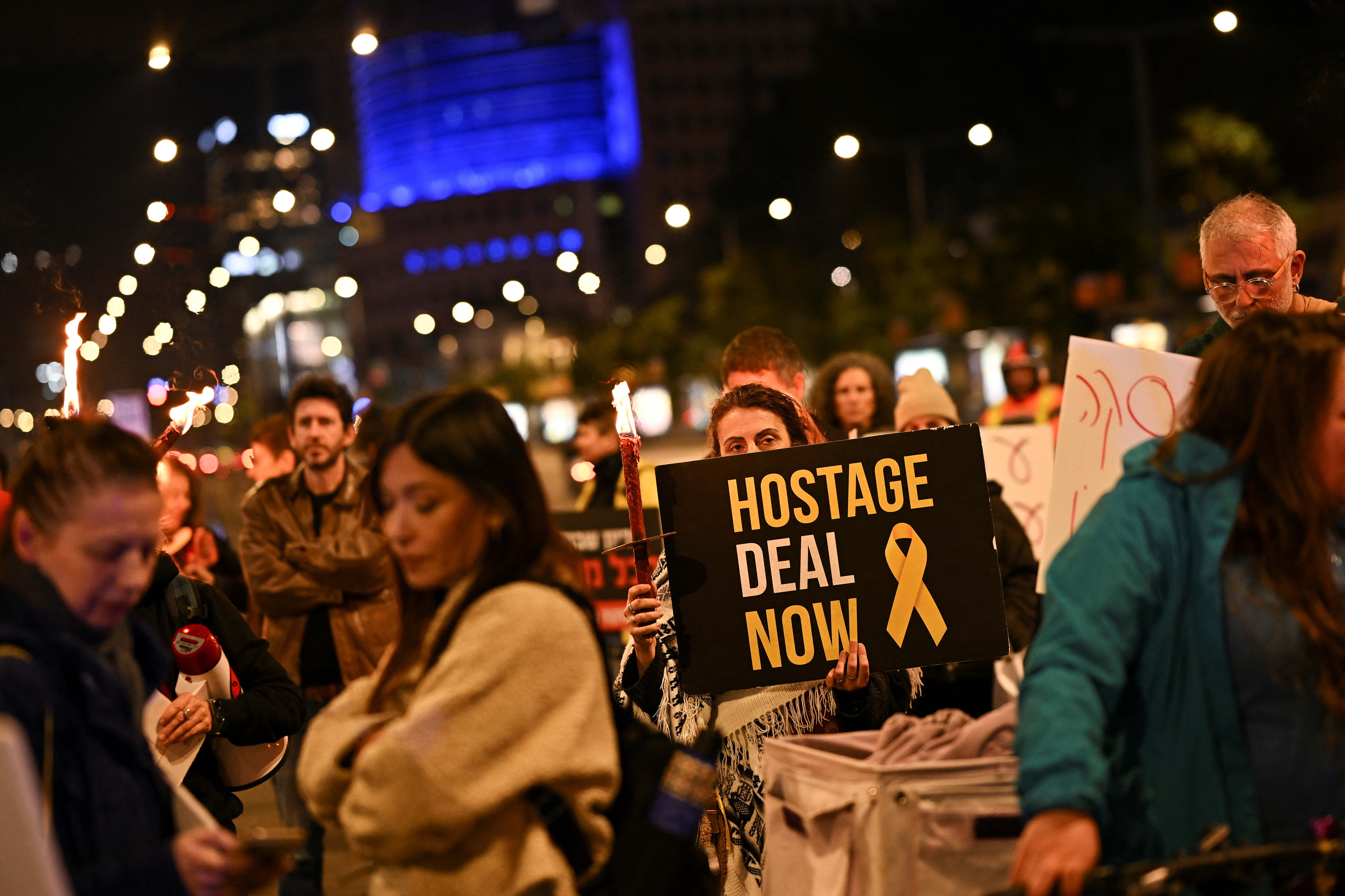 Βυθισμένη στο χάος η Γάζα, ενώ οι ελπίδες για εκεχειρία σβήνουν-2