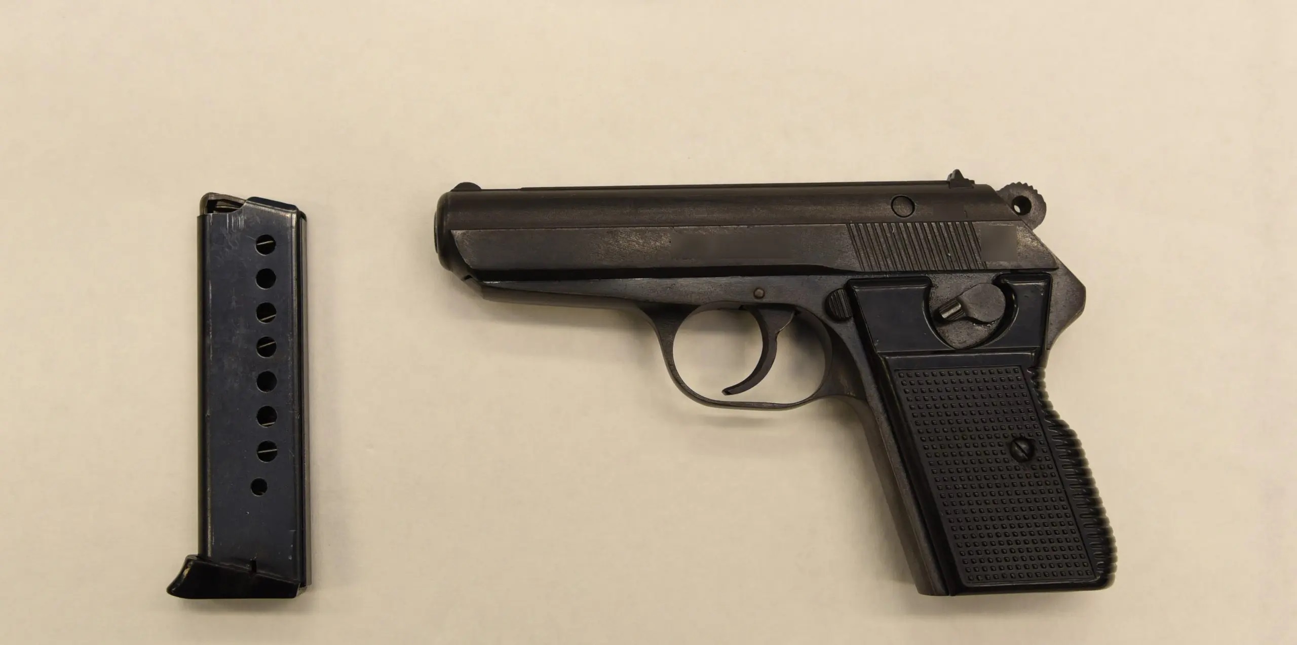 Ερευνες Αντιτρομοκρατικής: Τα όπλα που εντοπίστηκαν σε σπίτια και κελιά-3