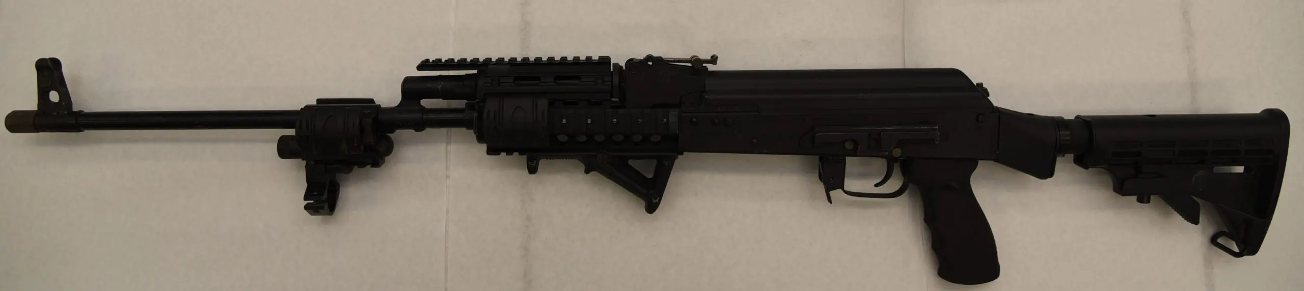 Ερευνες Αντιτρομοκρατικής: Τα όπλα που εντοπίστηκαν σε σπίτια και κελιά-5