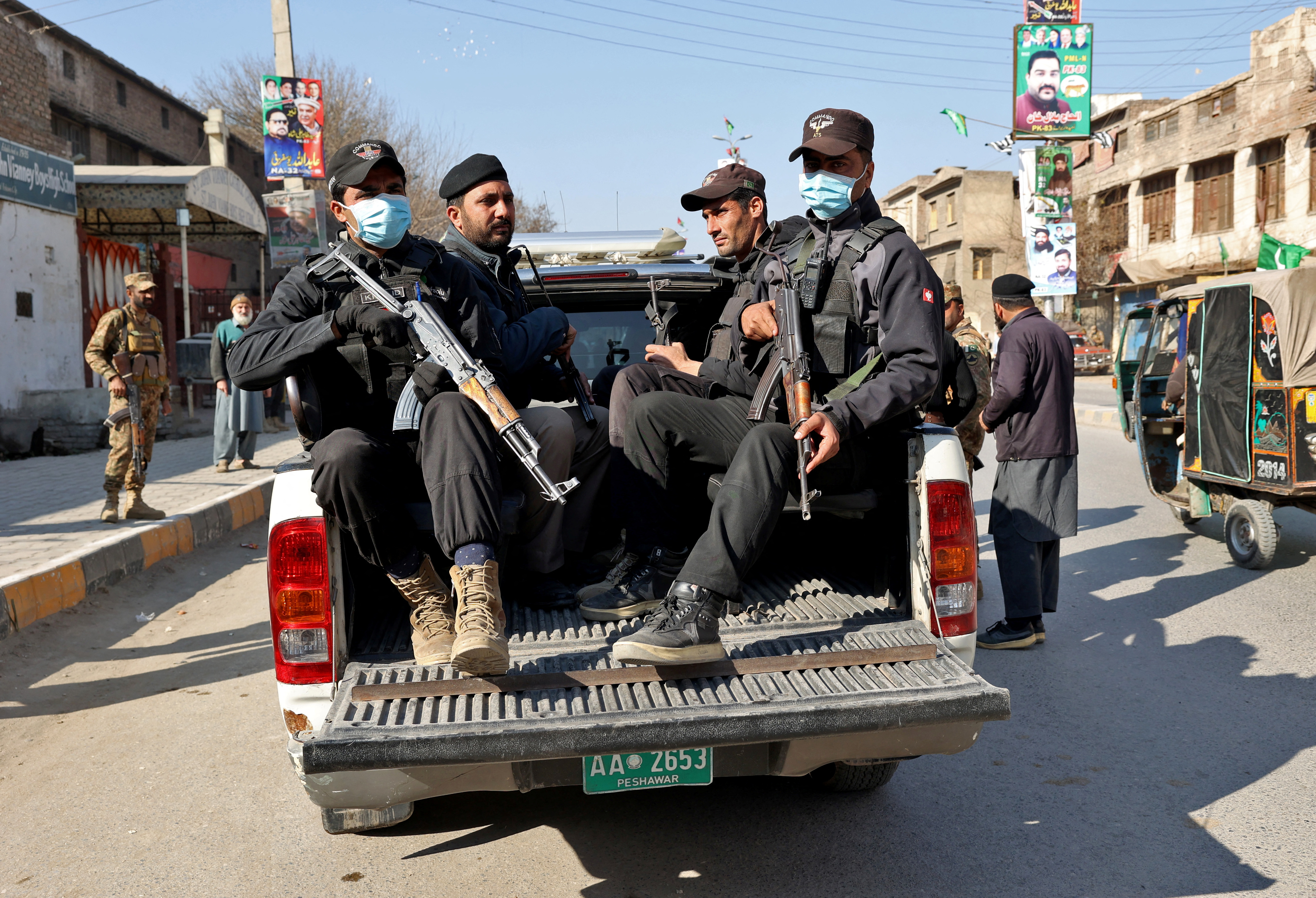 Τα πρώτα αποτελέσματα των «εκλογών βίας» και η συνεχιζόμενη πολιτική αστάθεια στο Πακιστάν-1