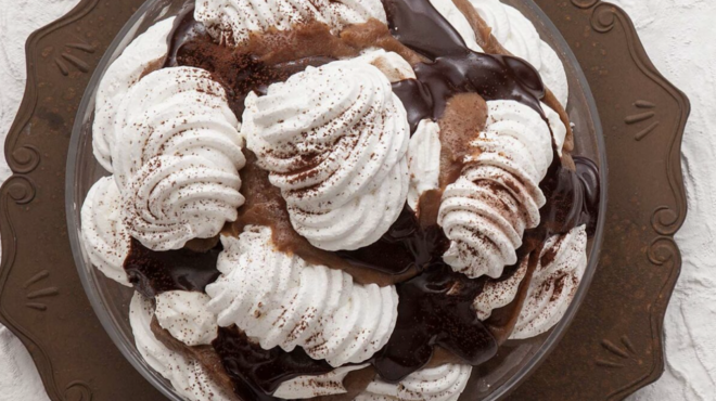 πανεύκολη-πάβλοβα-με-έτοιμες-μαρέγκε-562862974