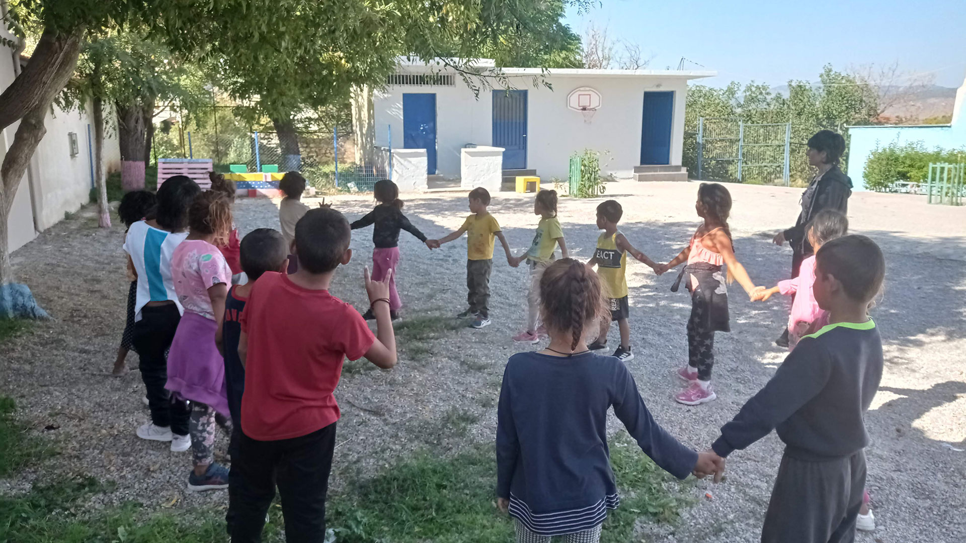 Οι αόρατοι άνθρωποι των καταυλισμών-3