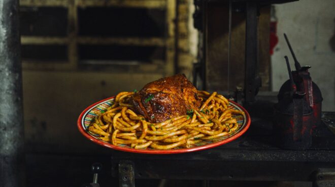 ρόστο-απεραθίτικο-με-χοντρό-μακαρόνι-562874548