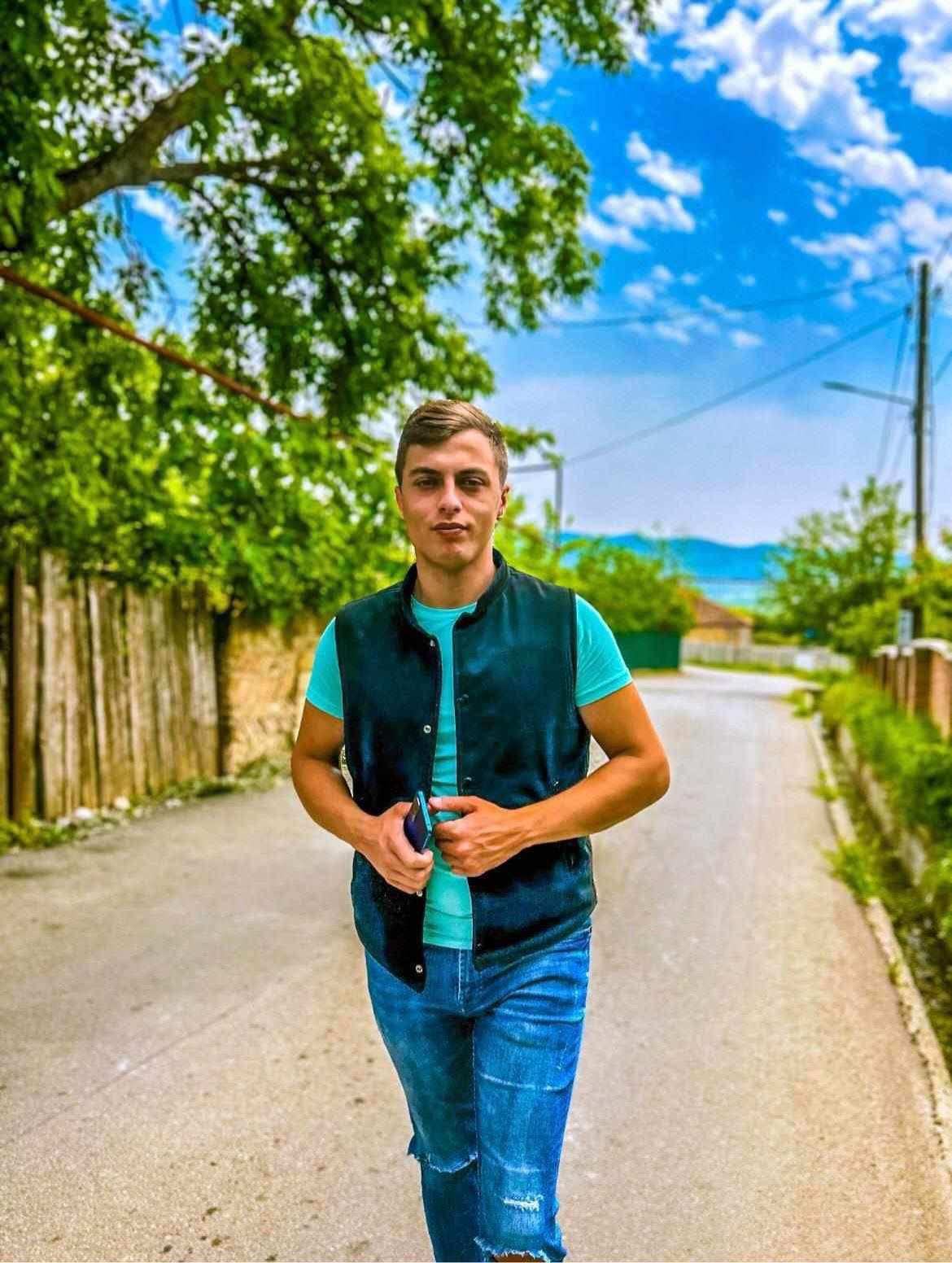 «Είμαι ένα από τα 130.000 κλεμμένα παιδιά της Γεωργίας»-7