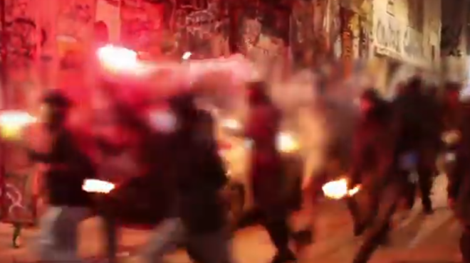 εξάρχεια-βίντεο-από-επίθεση-με-μολότο-562891297