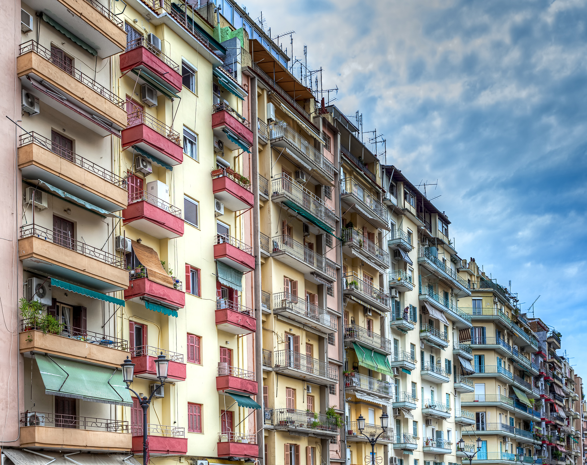 προ-των-πυλών-τα-πρώτα-σωματεία-ενοικι-562867228