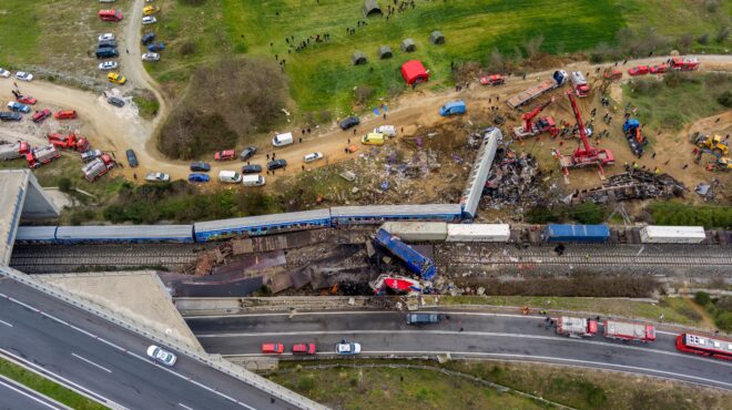 τέμπη-μεσίστιες-σημαίες-και-ενός-λεπτ-562906105