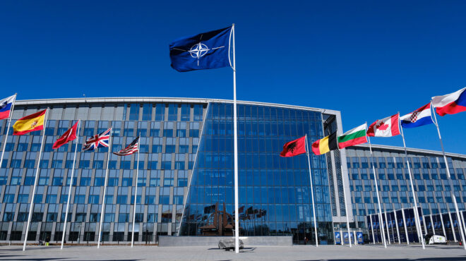 με-μοντέλο-εμβολίων-η-αμυντική-θωρά-562892806