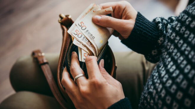 εργάνη-το-ύψος-των-μισθών-το-2023-εως-500-ευ-562867510