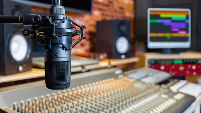 τρίτη-στην-ε-ε-η-ελλάδα-σε-αριθμό-ραδιο-562881682