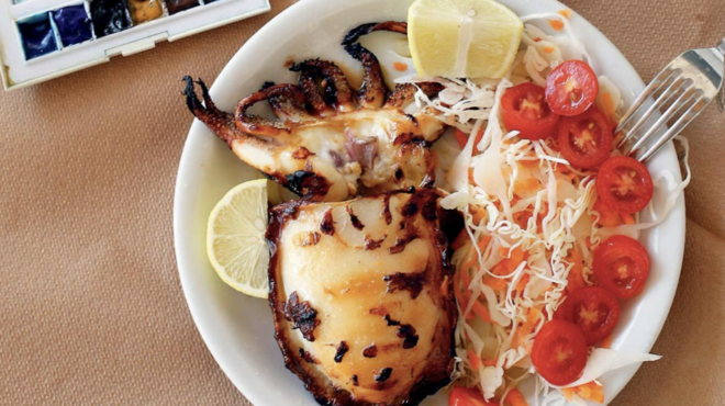 σουπιά-ψητή-γεμιστή-με-κρεμμύδι-σκέτη-562906825