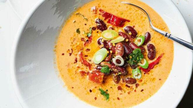 ταϊλανδέζικη-φασολάδα-καυτερή-σε-γά-562866319