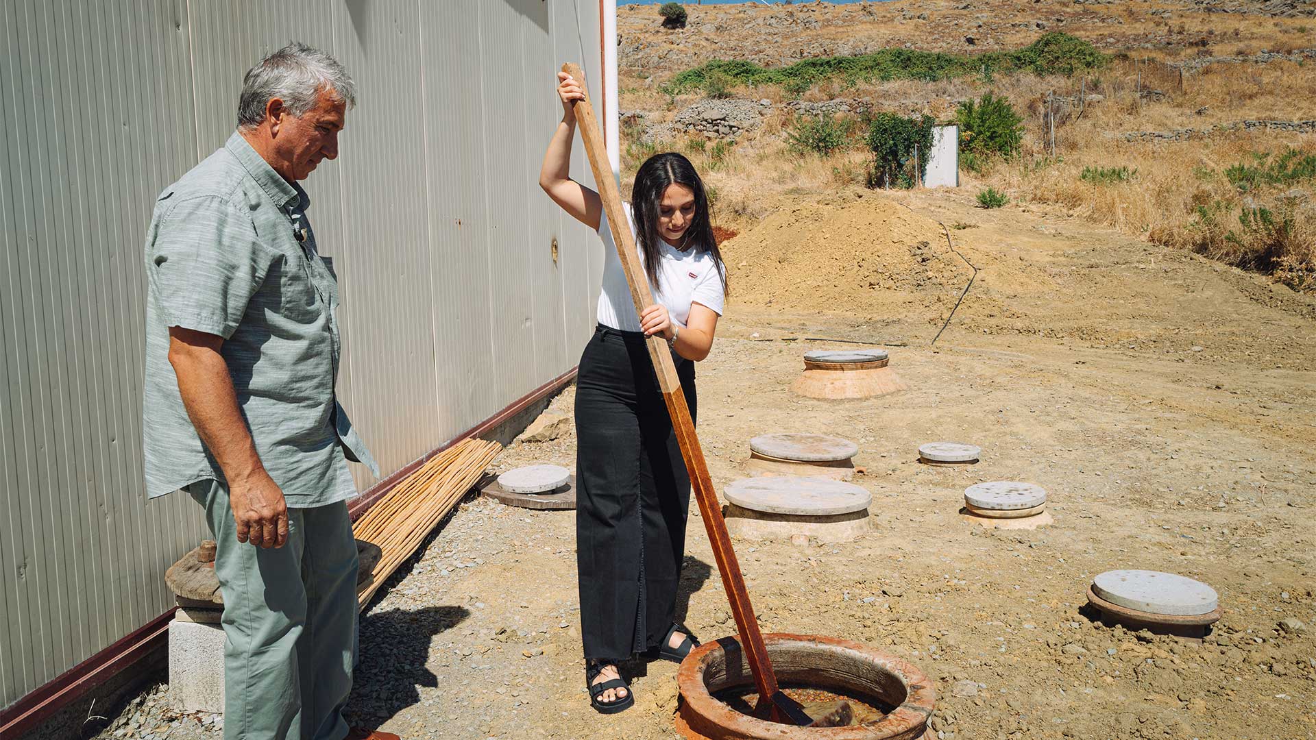 Θες να γνωρίσεις καλύτερα τη Λήμνο; Πιες τα κρασιά αυτών των 4 οινοποιείων που βράβευσε ο Γαστρονόμος-3