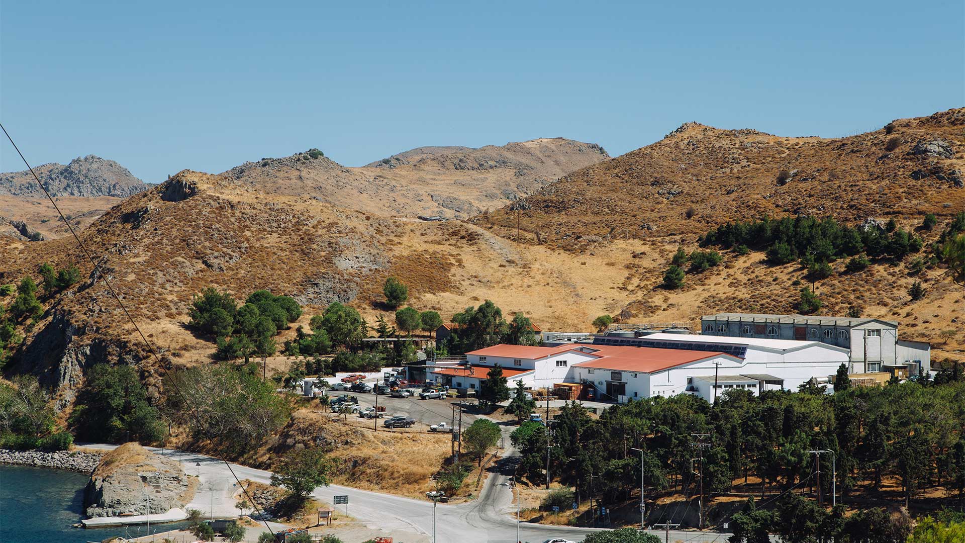 Θες να γνωρίσεις καλύτερα τη Λήμνο; Πιες τα κρασιά αυτών των 4 οινοποιείων που βράβευσε ο Γαστρονόμος-1