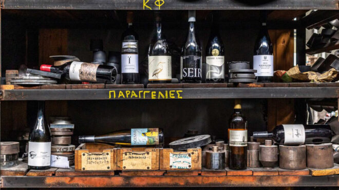 10-ελληνικά-κρασιά-για-το-αποκριάτικο-φα-562918309