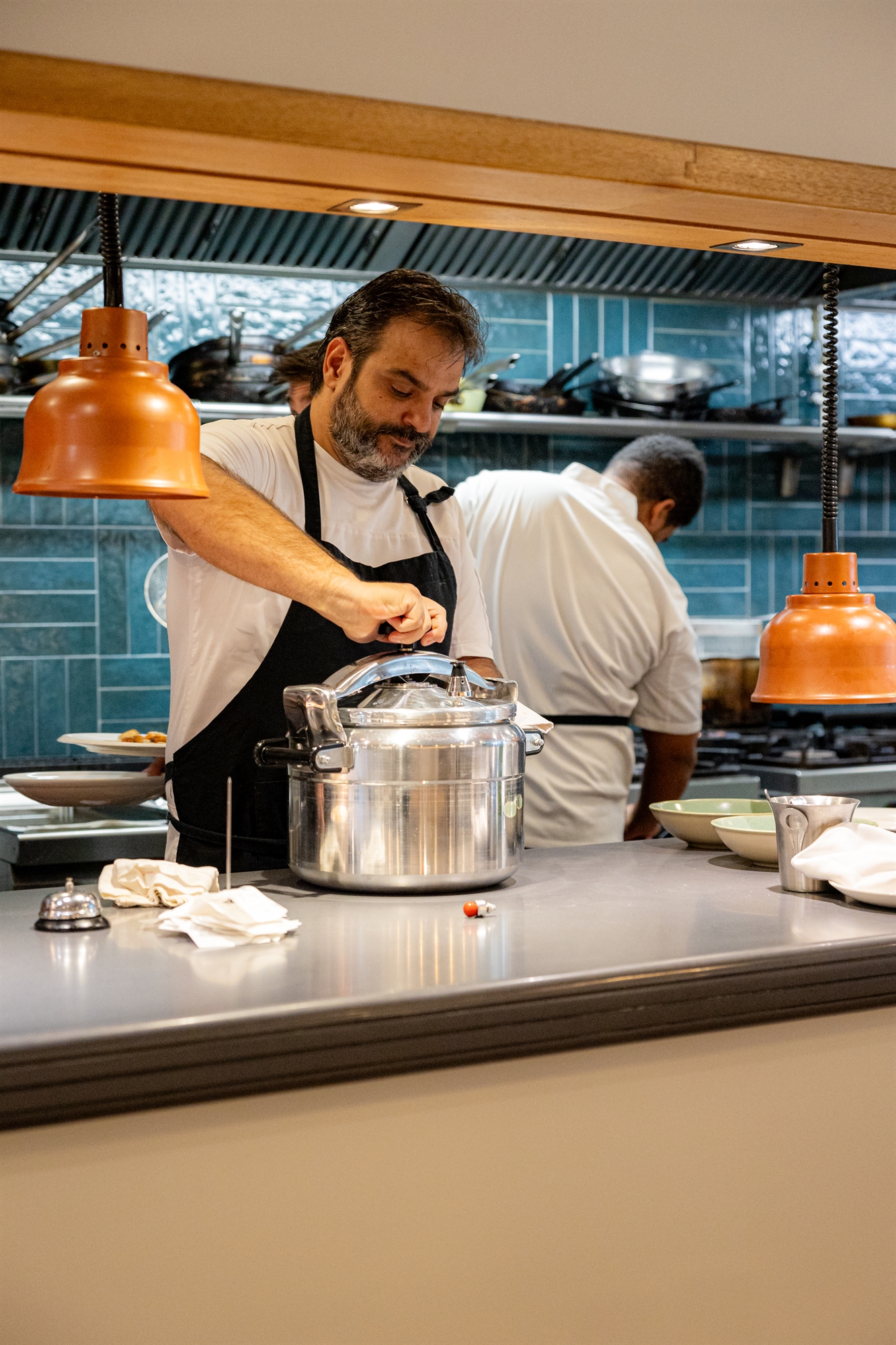 Γιατί έχει ακριβύνει τόσο η εστίαση-1
