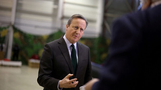 ντ-κάμερον-ανησυχία-για-την-προοπτική-562919491