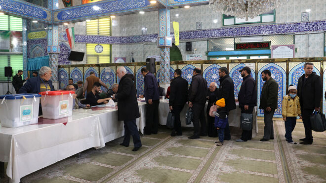 εκλογές-στο-ιράν-αναμενόμενη-νίκη-των-562915396