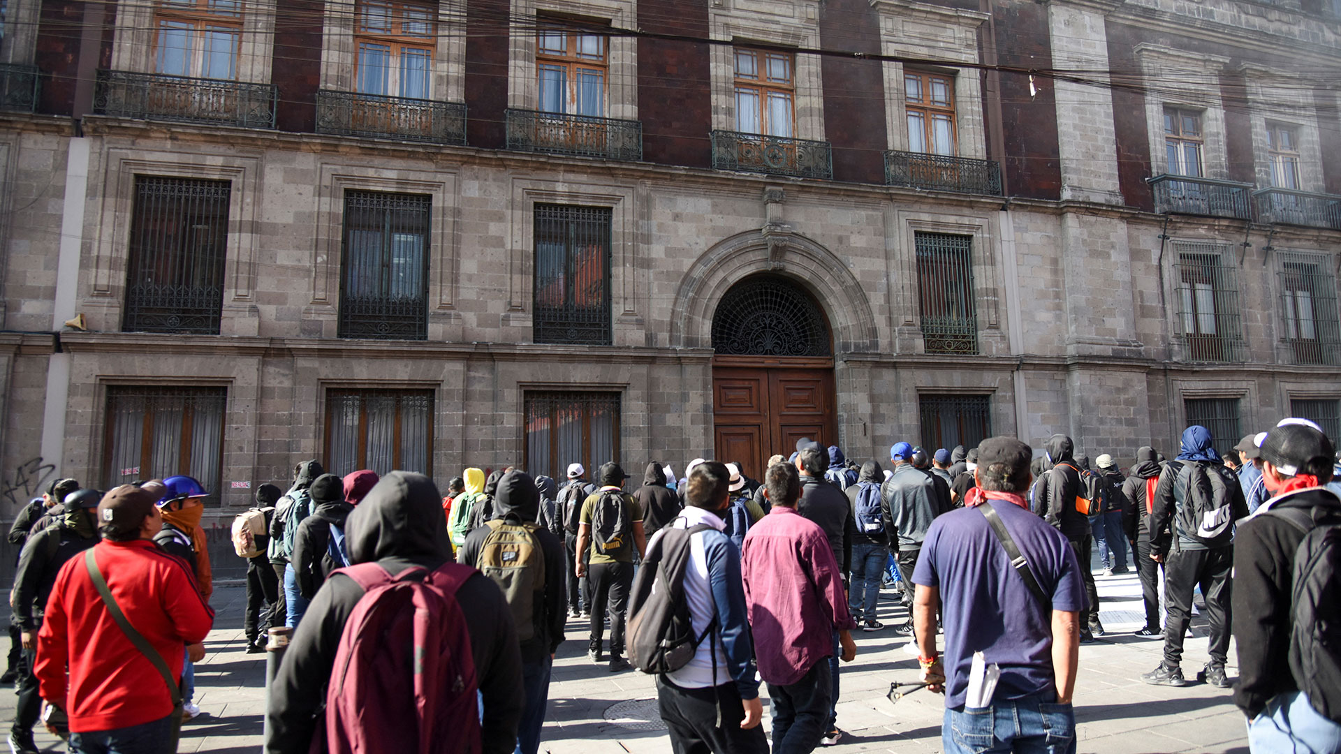 Μεξικό: Διαδηλωτές εισέβαλαν στο προεδρικό μέγαρο-1