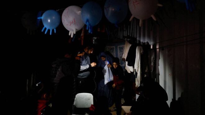 γάζα-η-θέα-από-ένα-αμερικανικό-c-130-δείχνε-562928359