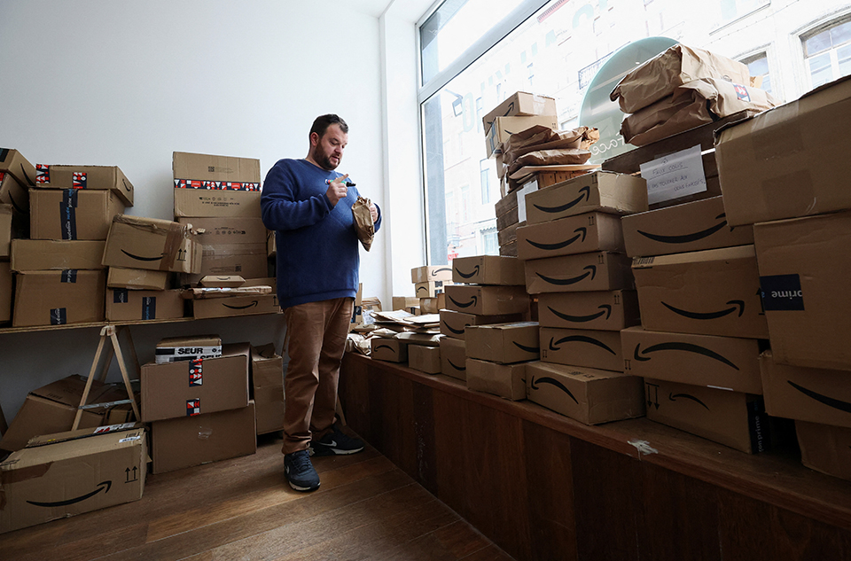 Αγάλματα της επικαιρότητας-2