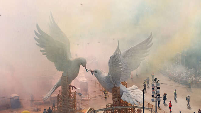 αγάλματα-της-επικαιρότητας-562935322