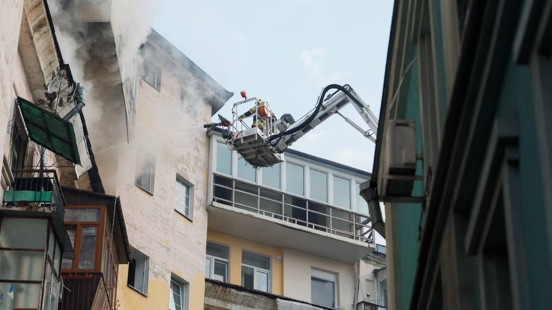 Ουκρανία: Ρωσική πυραυλική επίθεση στο Κίεβο με οκτώ τραυματίες-1