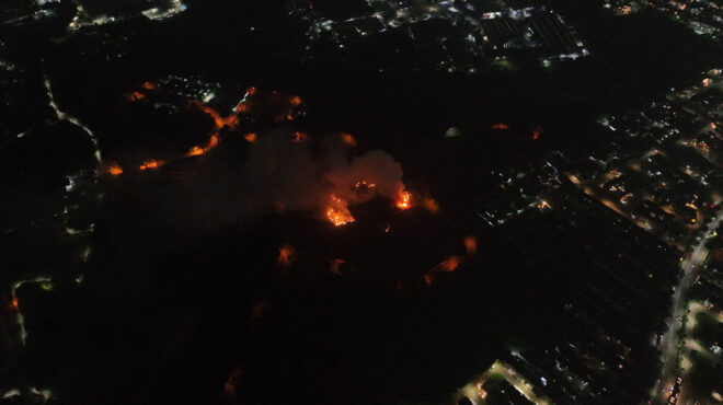 ινδονησία-μεγάλη-πυρκαγιά-σε-αποθήκη-562957879