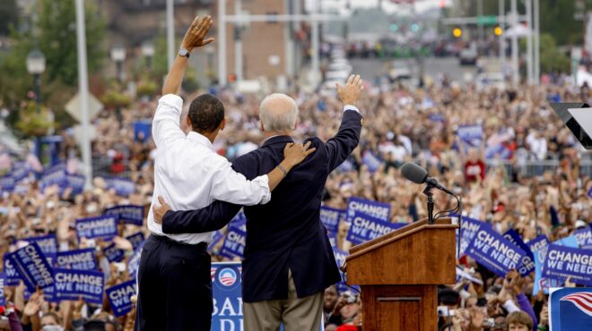 ηπα-ομπάμα-και-κλίντον-στο-πλευρό-του-μ-562951921