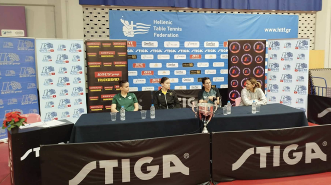 πινγκ-πονγκ-γυναικών-επιστρέφουν-πλέ-562954885