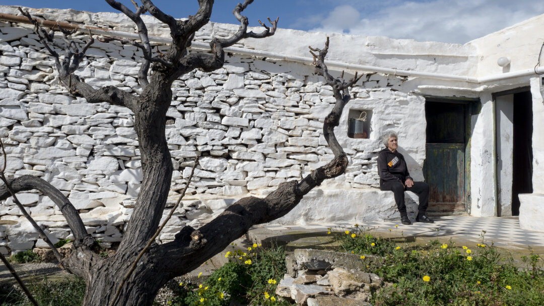 σίφνος-εκεί-όπου-οι-βίλες-πολιορκούν-τ-562926013