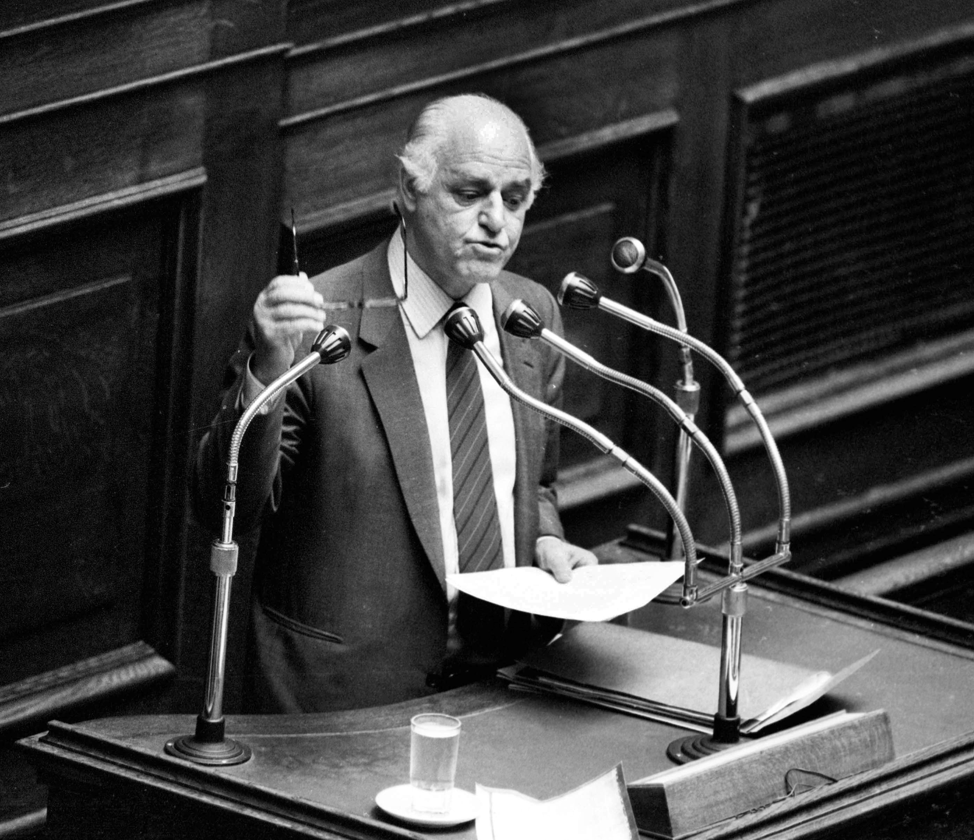 Αντιφατική μεταρρύθμιση στο Δημόσιο-2