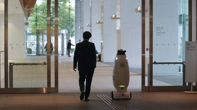 ανθρωποι-και-ρομπότ-στην-ιαπωνία-562917406