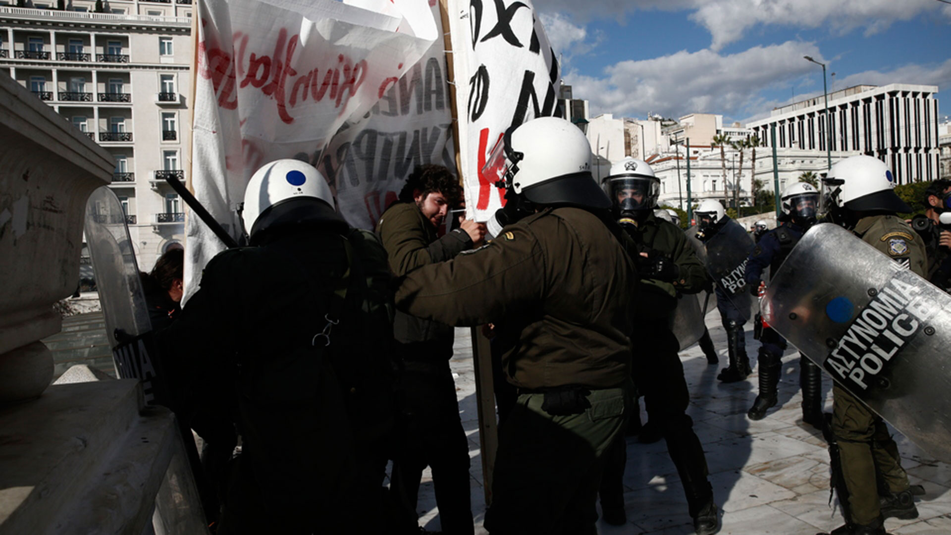 Μεγάλη συμμετοχή στο πανεκπαιδευτικό συλλαλητήριο – Επεισόδια και τραυματίες-10