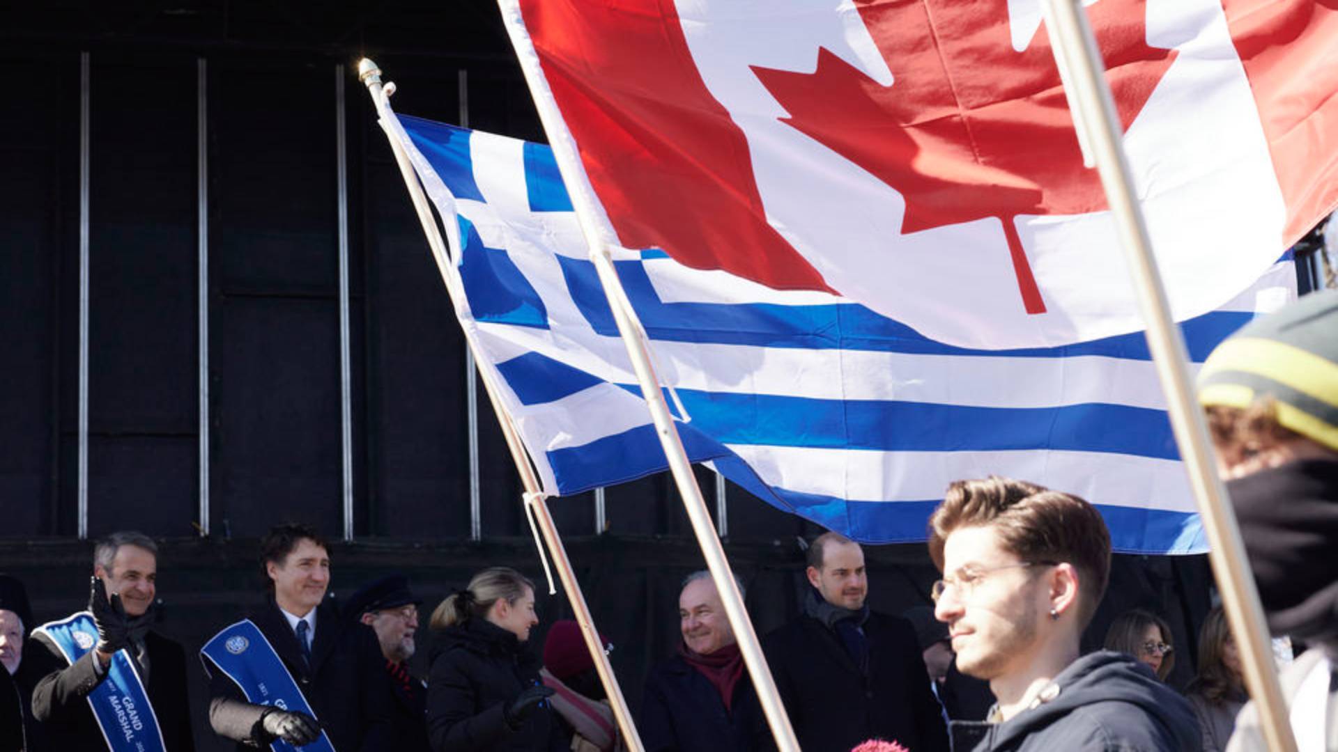 Μόντρεαλ: Μητσοτάκης – Τριντό παρακολούθησαν την παρέλαση της 25ης Μαρτίου (βίντεο)-2