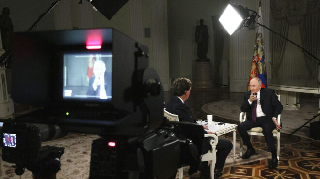 το-στρατόπεδο-maga-και-οι-χρήσιμοι-ηλίθιο-562925659