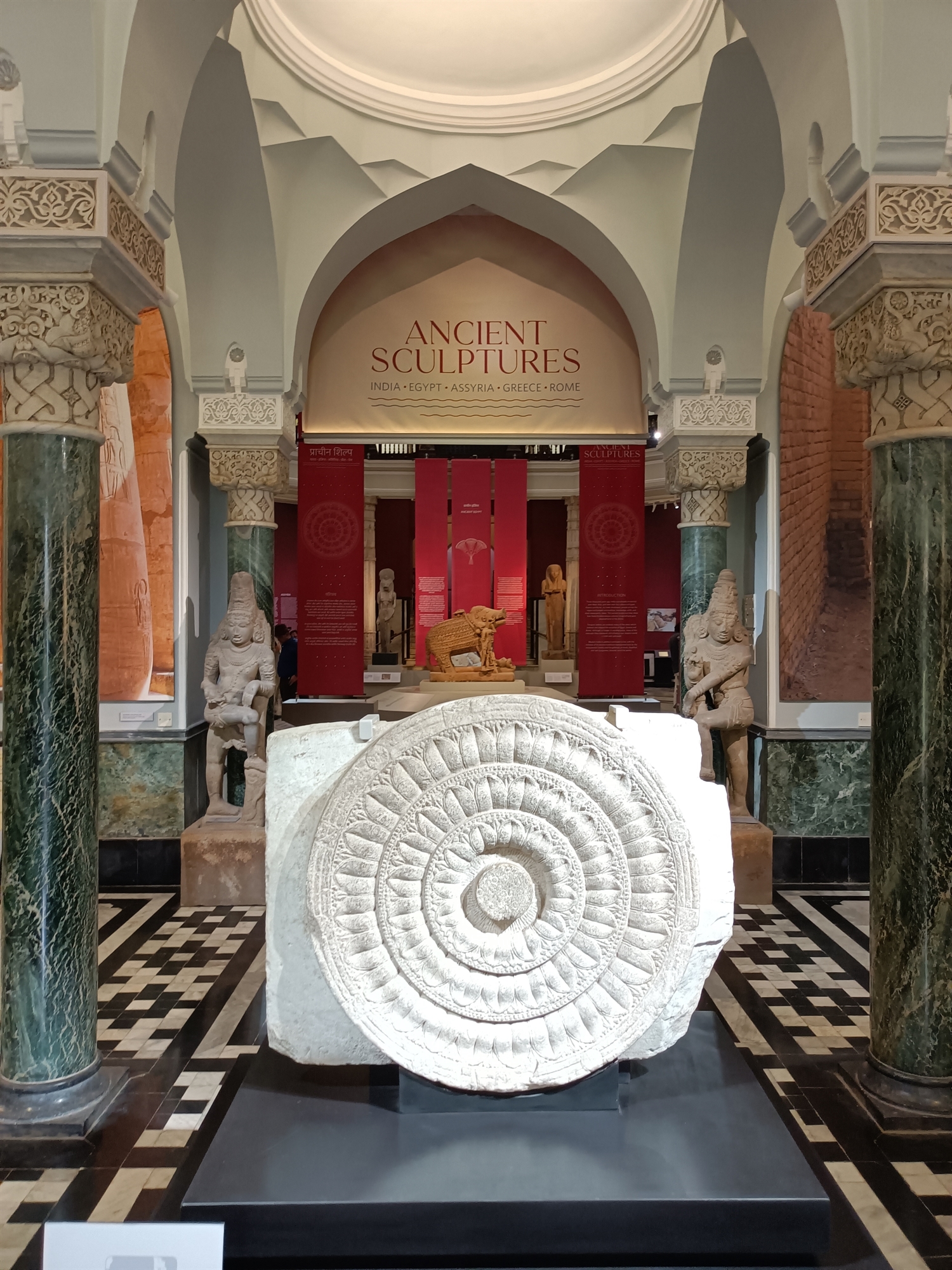 Η Ινδία κοιτάζει στον αρχαίο κόσμο-1