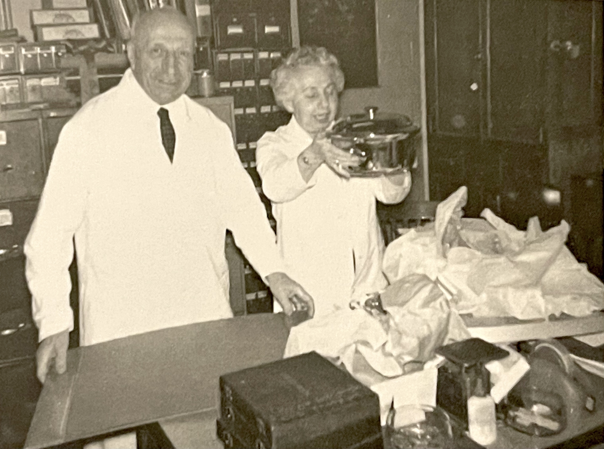 Από τη Λέσβο, στο εργαστήριο με τον Dr. Pap-3