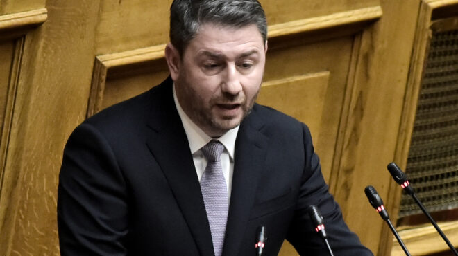 μη-κρατικά-αει-πρεμιέρα-με-σφοδρές-συγ-562917367